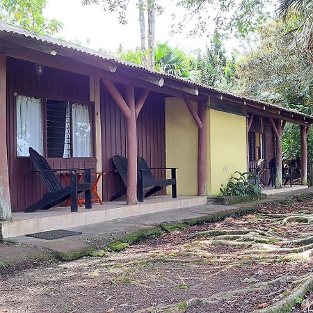 Pochotel Turrialba Buitenkant foto