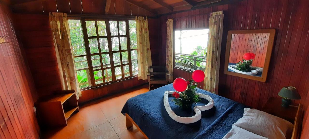 Pochotel Turrialba Buitenkant foto