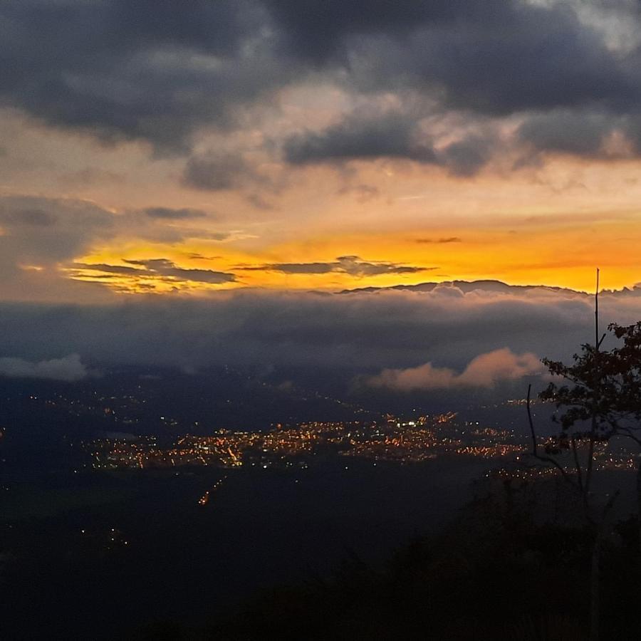 Pochotel Turrialba Buitenkant foto