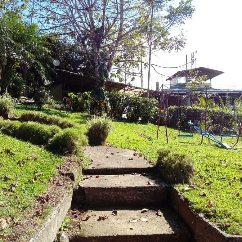 Pochotel Turrialba Buitenkant foto